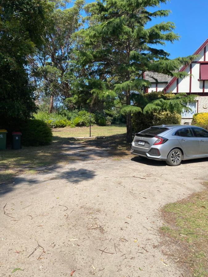 Swan Cove Beachfront Raymond Island エクステリア 写真